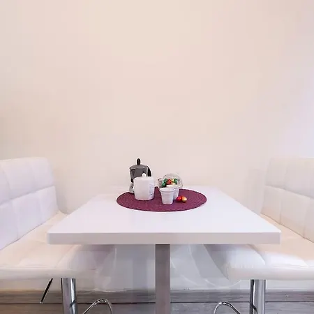 Apartment Guesthost - Porta Garibaldi White Flats